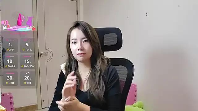 sallycui on StripChat 