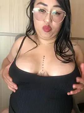 salome_Bri on StripChat