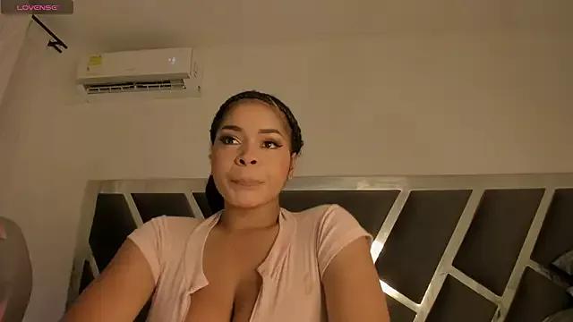 Samanntha_Rose on StripChat 