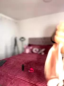 Group Samantha_e2 on StripChat