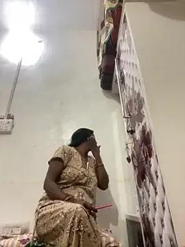 Sapnahot34 from StripChat