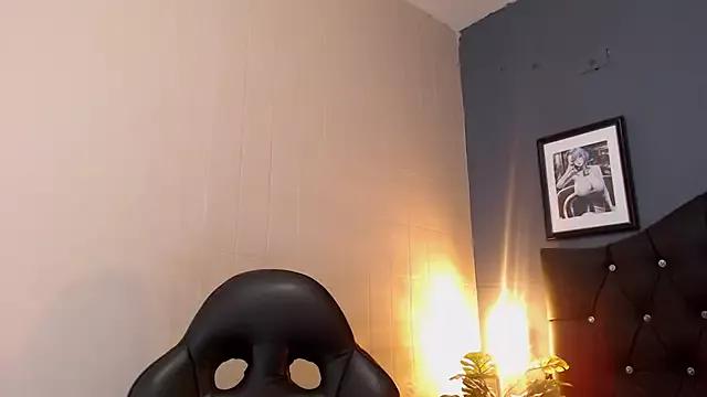 Freechat Sara-Smith- on StripChat