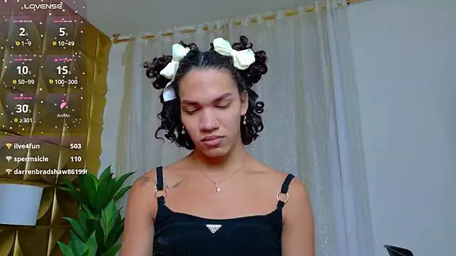 Freechat Sara-Smith- on StripChat