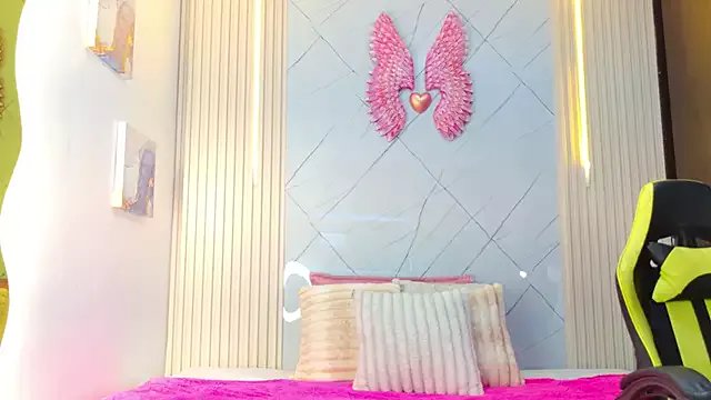 Freechat Sara_swift9 on StripChat