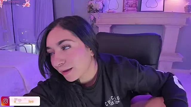 Freechat scarlet_miller1 on StripChat