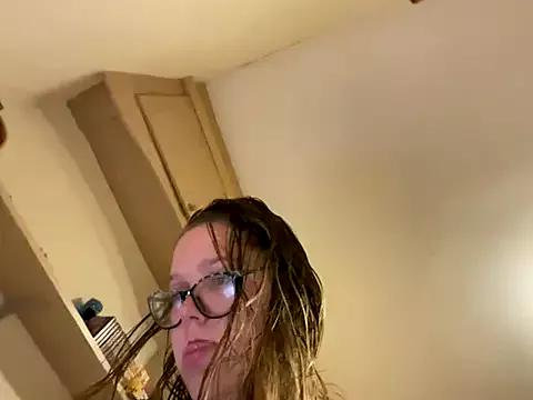 Scarletcum22 from StripChat