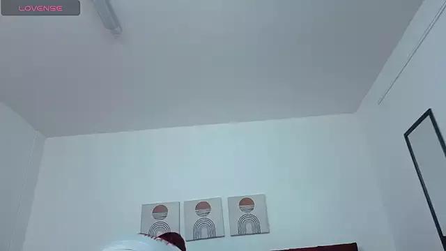 selena_castillo on StripChat 