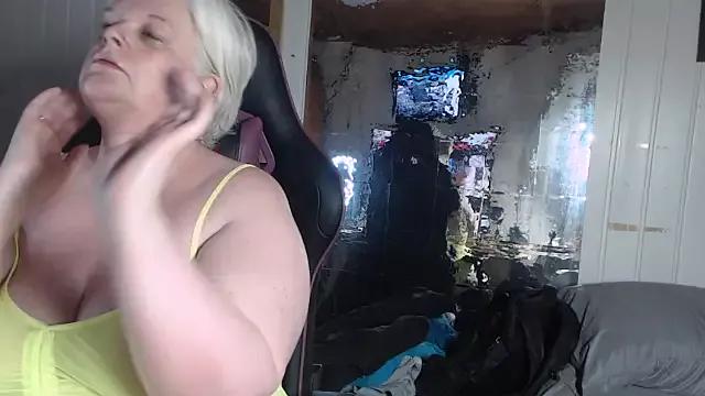 Freechat sexychazza16 on StripChat