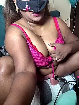 Sexyhotyrani from StripChat