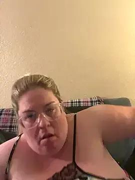 sexymommy1988 on StripChat