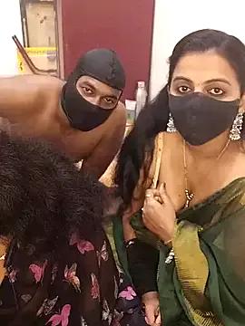 Group Sexyy_hott_couple on StripChat