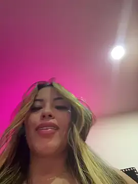 sexyyykloee — make me horny mmm