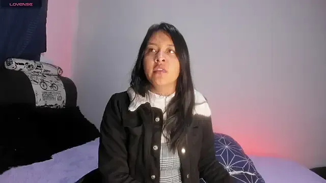 StripChat Sharlottee__ is Freechat Sharlottee__ — control my toy 2 minutes