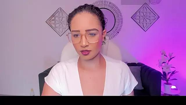 Sharon_breezee on StripChat