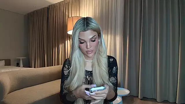 shayblonde from StripChat