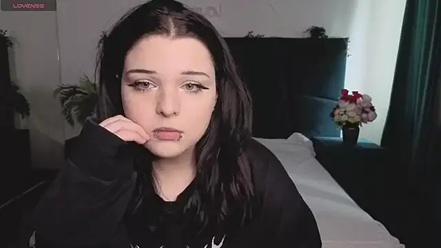 Freechat SHERI_BELTON on StripChat