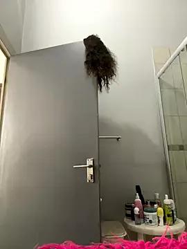 Freechat slimcateee on StripChat