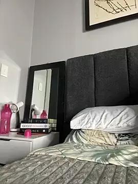 Freechat slimcateee on StripChat