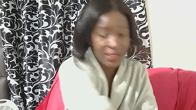 Freechat sluttylaura21 on StripChat