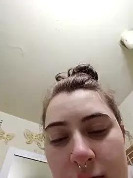 Snowbunnycake_131 on StripChat