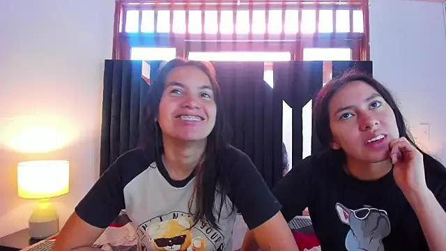 Sofy_and_Mia on StripChat