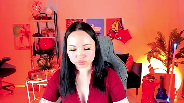 SophiaTurner — show the outfit