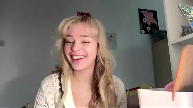 StripChat SourMidday is Freechat SourMidday — Flirt with hair