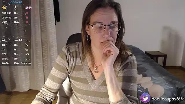 SpiceLea on StripChat