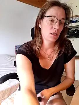 SpiceLea on StripChat