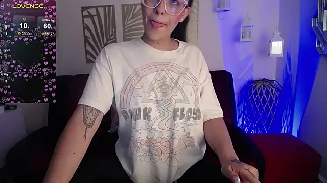 sc spicydollx is f spicydollx — Get me naked + finger my pussy