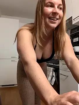 Freechat story_of_sarah on StripChat