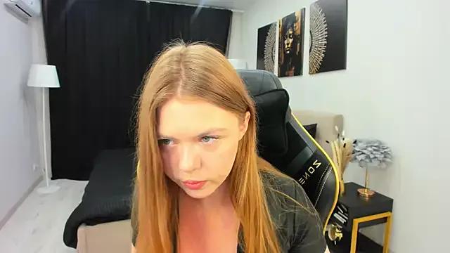 Strawberrye from StripChat