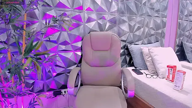 StripChat SukyBits is Freechat SukyBits — Shake your big buttocks