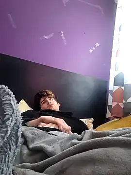 sc SultryStreams is f SultryStreams — Day off because im sick