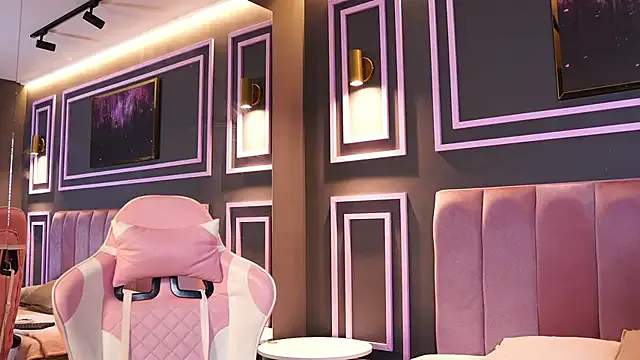 Susan_wall — SHOW STRIPTEASE AND OIL