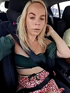 Freechat SweetyNinaOff1 on StripChat