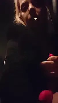 Freechat SweetyNinaOff1 on StripChat