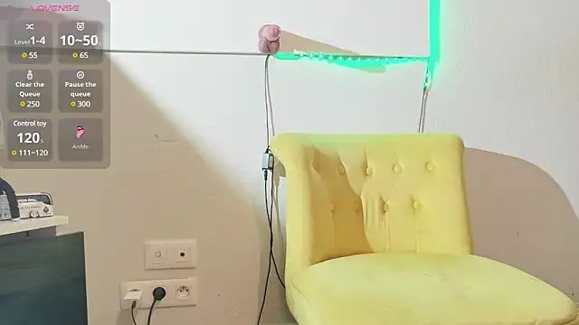 Freechat SweetyNinaOff1 on StripChat