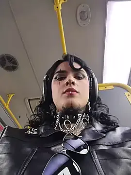 taaylor33 — control toy 5 min-flash tits