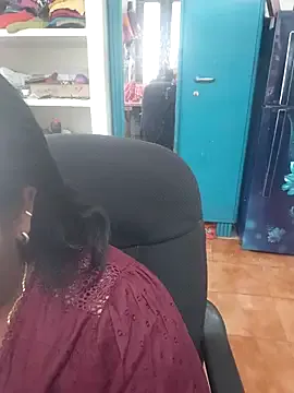 Tamil_Kavitha10 on StripChat