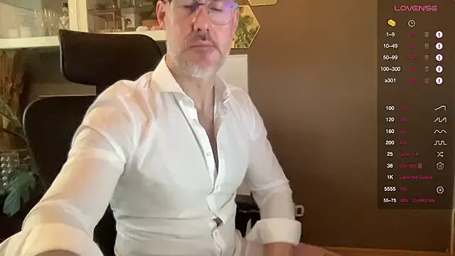 the_new_fit_rubinho — want to see more? get me naked, quick!