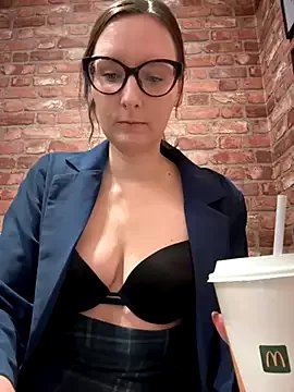 Freechat The_Snowwhitee on StripChat