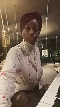 tia___fox — naked cold plunge in winter air 