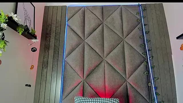 Checkout TiffValentinee_, zie wants to masturbate for you TiffValentinee_ from StripChat