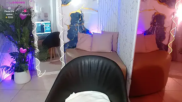 Tiiana_tay