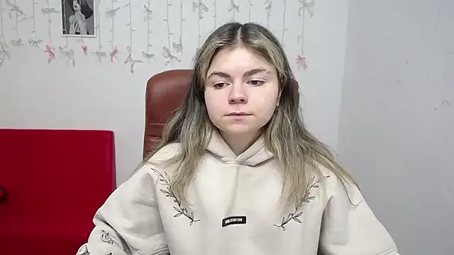 TinaRedly on StripChat