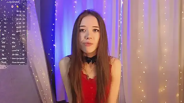 tinyanie on StripChat