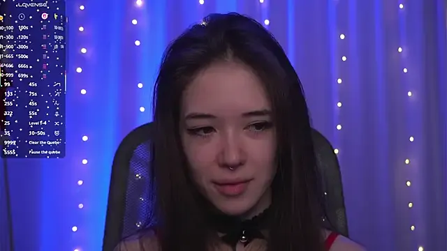 tinyanie on StripChat