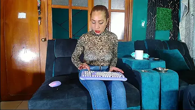 StripChat tom-y-alexa is Freechat tom-y-alexa — boobs out