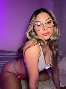 Freechat tuckersabrina on StripChat